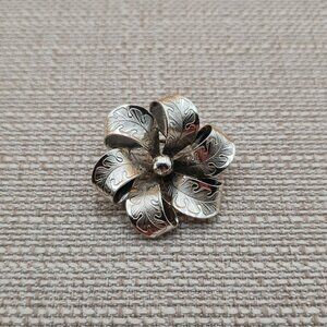 Sterling Silver Carved Leaf Design Beautiful Pin Brooch A5589
